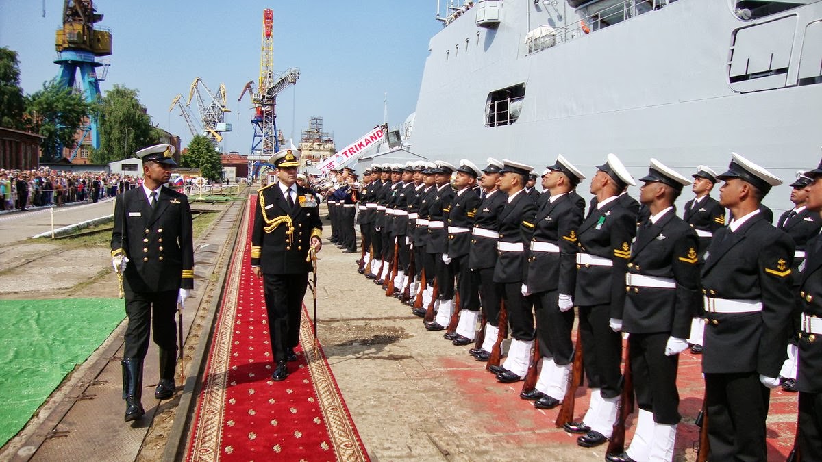 Учебный центр адмирал. Главнокомандующий ВМС Индии. Офицеры ВМС Индии. Форма ВМС Индии. Адмирал флота Индии.